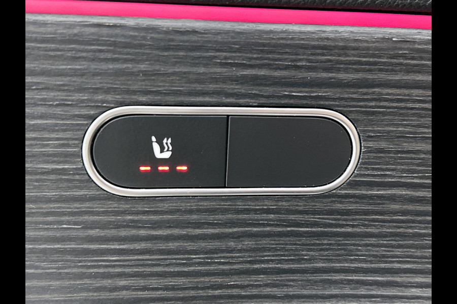 Mercedes-Benz A-Klasse 220 AMG Premium(BOM VOL, Pano, SfeerV, Burmester Audio, StoelV, Camera, Navi, PDC V+A, Etc) Mercedes-Benz A-Klasse 220 AMG Premium(BOM VOL, Pano, SfeerV, Burmester Audio, StoelV, Camera, Navi, PDC V+A, Etc)