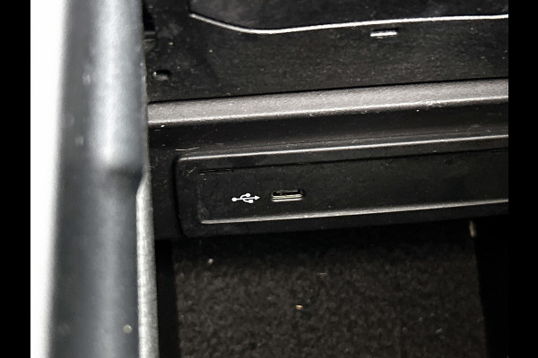 Mercedes-Benz A-Klasse 220 AMG Premium(BOM VOL, Pano, SfeerV, Burmester Audio, StoelV, Camera, Navi, PDC V+A, Etc) Mercedes-Benz A-Klasse 220 AMG Premium(BOM VOL, Pano, SfeerV, Burmester Audio, StoelV, Camera, Navi, PDC V+A, Etc)