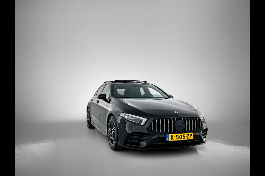 Mercedes-Benz A-Klasse 220 AMG Premium(BOM VOL, Pano, SfeerV, Burmester Audio, StoelV, Camera, Navi, PDC V+A, Etc) Mercedes-Benz A-Klasse 220 AMG Premium(BOM VOL, Pano, SfeerV, Burmester Audio, StoelV, Camera, Navi, PDC V+A, Etc)