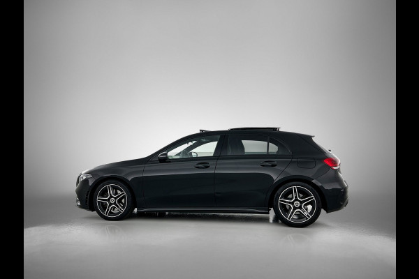 Mercedes-Benz A-Klasse 220 AMG Premium(BOM VOL, Pano, SfeerV, Burmester Audio, StoelV, Camera, Navi, PDC V+A, Etc) Mercedes-Benz A-Klasse 220 AMG Premium(BOM VOL, Pano, SfeerV, Burmester Audio, StoelV, Camera, Navi, PDC V+A, Etc)