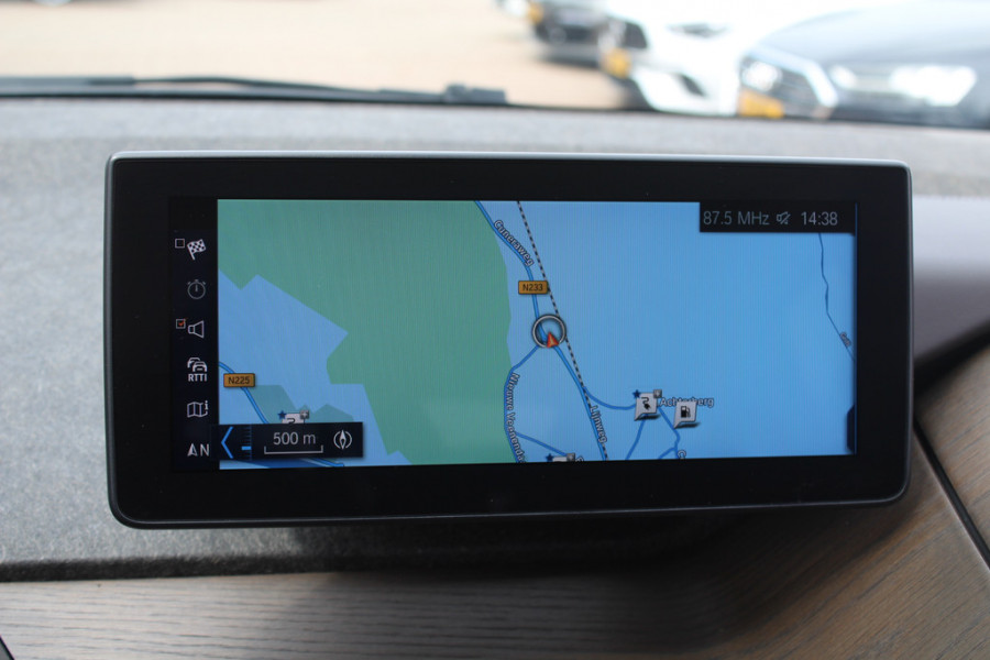 BMW i3 Dark Shadow Edition 120Ah 42 kWh 40.945 km! / SoH 94.2% / Camera / Navigatie / 20'' / Stoelverwarming / DAB / LED / Cruise Control