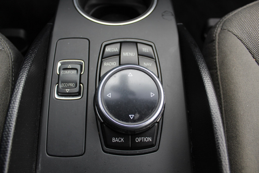 BMW i3 Dark Shadow Edition 120Ah 42 kWh 40.945 km! / SoH 94.2% / Camera / Navigatie / 20'' / Stoelverwarming / DAB / LED / Cruise Control