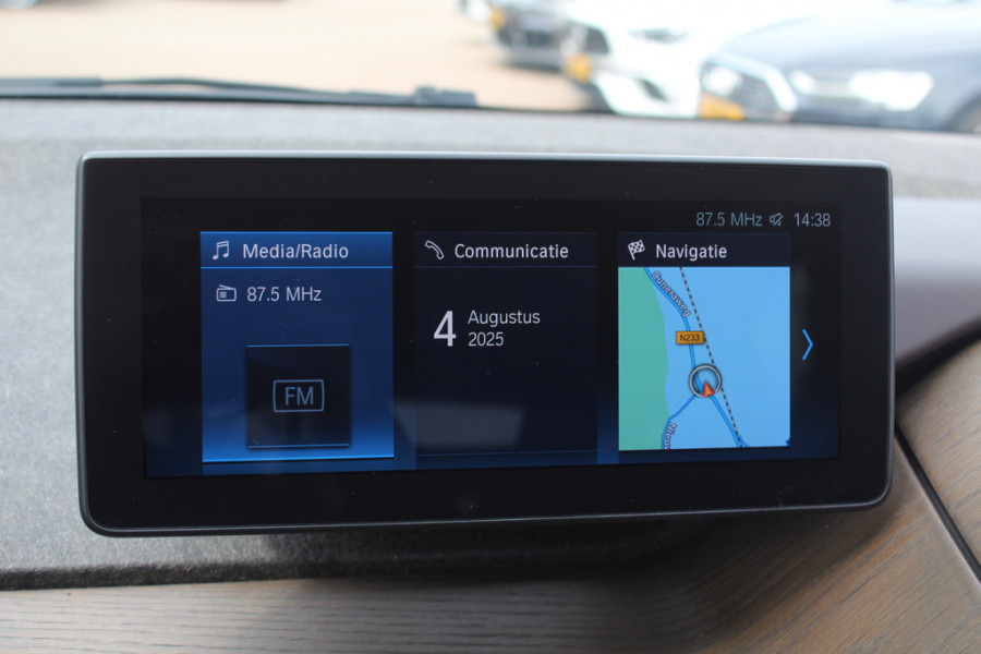 BMW i3 Dark Shadow Edition 120Ah 42 kWh 40.945 km! / SoH 94.2% / Camera / Navigatie / 20'' / Stoelverwarming / DAB / LED / Cruise Control