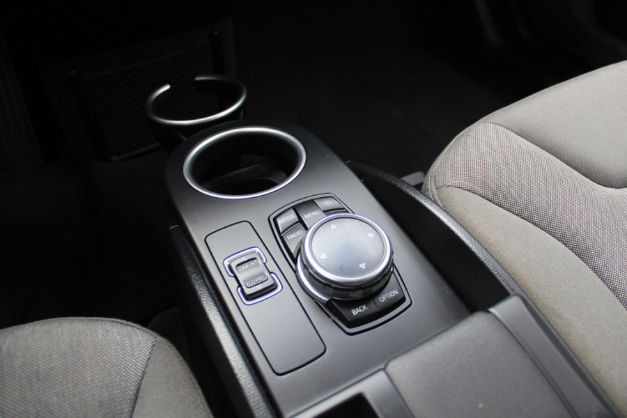 BMW i3 Dark Shadow Edition 120Ah 42 kWh 40.945 km! / SoH 94.2% / Camera / Navigatie / 20'' / Stoelverwarming / DAB / LED / Cruise Control