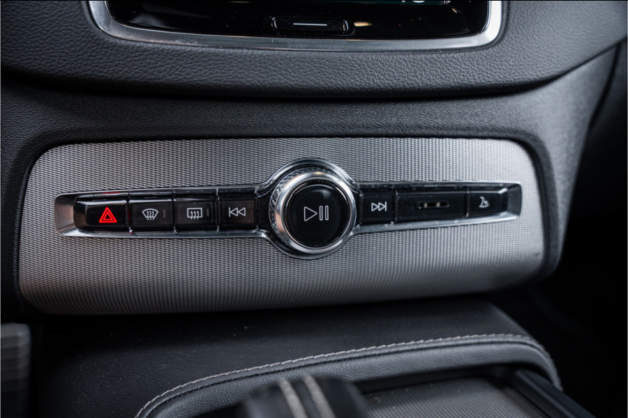 Volvo XC90 2.0 T8 Recharge AWD R-Design - Panorama | Luchtvering | B&W | Memory | Elek. Trekhaak | Stoelkoeling | Massage