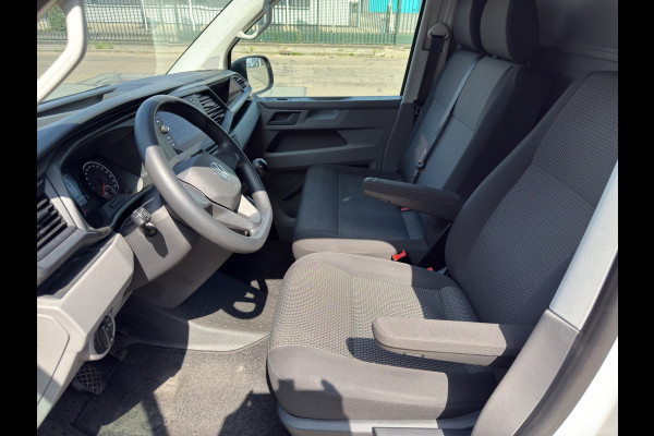 Volkswagen Transporter 2.0 TDI 110PK EURO6 L2H1 28 Cruise control/trekhaak/navi
