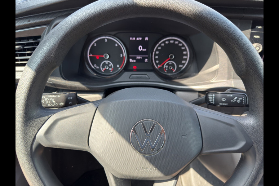 Volkswagen Transporter 2.0 TDI 110PK EURO6 L2H1 28 Cruise control/trekhaak/navi