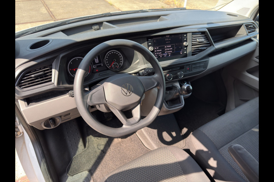 Volkswagen Transporter 2.0 TDI 110PK EURO6 L2H1 28 Cruise control/trekhaak/navi