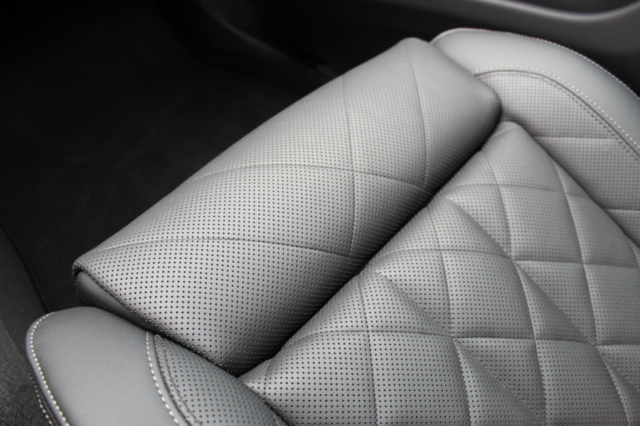 BMW X5 xDrive50e M-Sport | Panoramadak | H&K | Trekhaak | Luchtvering | Iconic Glow | Comfortstoelen |