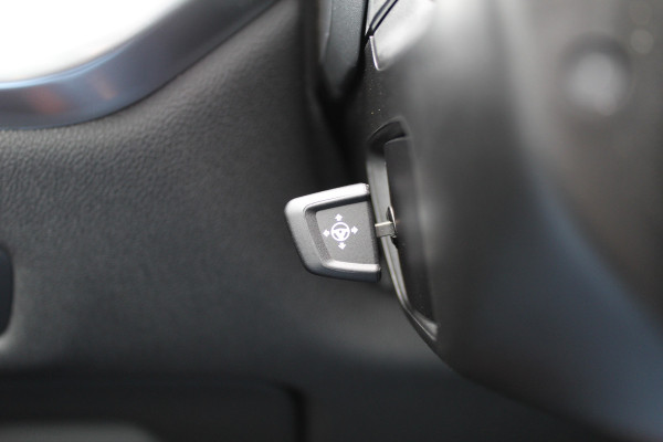 BMW X5 xDrive50e M-Sport | Panoramadak | H&K | Trekhaak | Luchtvering | Iconic Glow | Comfortstoelen |