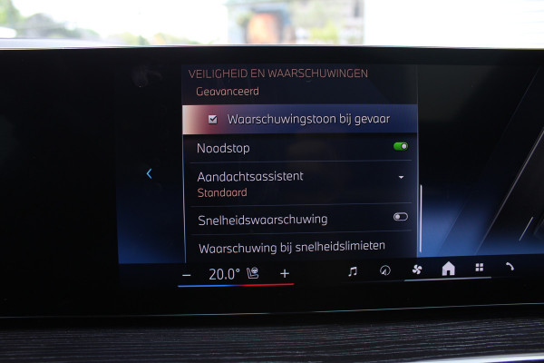 BMW X5 xDrive50e M-Sport | Panoramadak | H&K | Trekhaak | Luchtvering | Iconic Glow | Comfortstoelen |