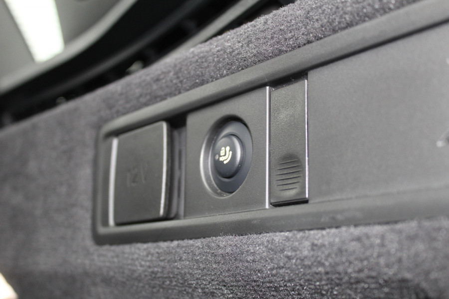 BMW X5 xDrive50e M-Sport | Panoramadak | H&K | Trekhaak | Luchtvering | Iconic Glow | Comfortstoelen |