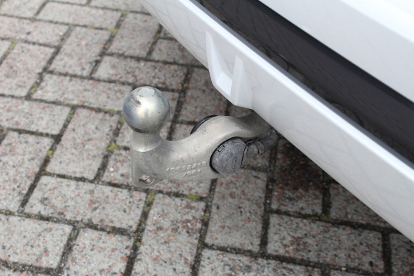BMW X5 xDrive50e M-Sport | Panoramadak | H&K | Trekhaak | Luchtvering | Iconic Glow | Comfortstoelen |