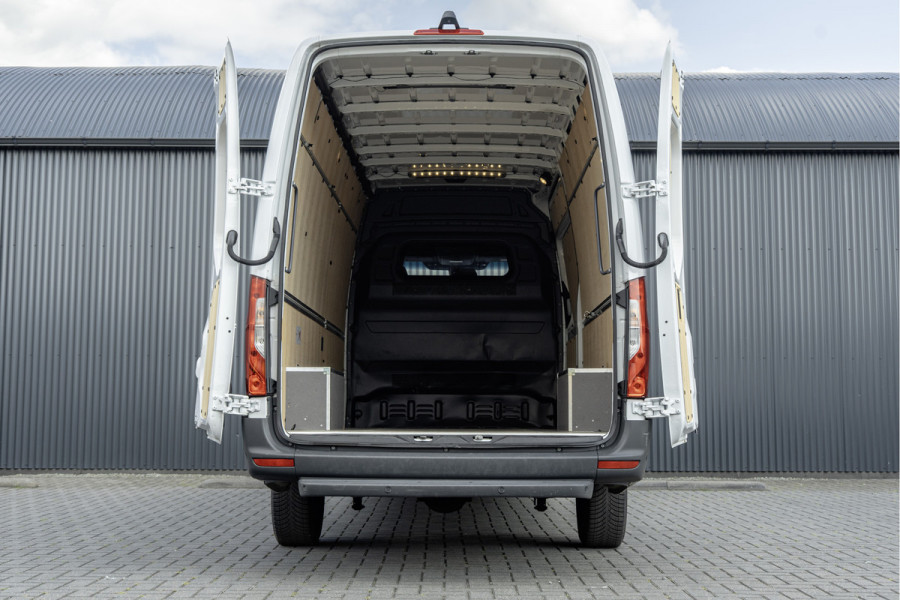 Mercedes-Benz Sprinter 317 CDI | L3H2 | Automaat met Flippers | MBUX | Camera | Climate | Cruise | PDC | Euro 6 Mercedes-Benz Sprinter 317 CDI | L3H2 | Automaat met Flippers | MBUX | Camera | Climate | Cruise | PDC | Euro 6