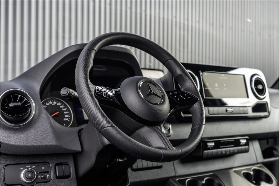 Mercedes-Benz Sprinter 317 CDI | L3H2 | Automaat met Flippers | MBUX | Camera | Climate | Cruise | PDC | Euro 6 Mercedes-Benz Sprinter 317 CDI | L3H2 | Automaat met Flippers | MBUX | Camera | Climate | Cruise | PDC | Euro 6