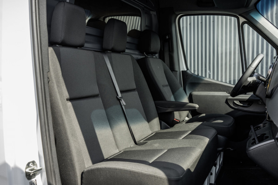 Mercedes-Benz Sprinter 317 CDI | L3H2 | Automaat met Flippers | MBUX | Camera | Climate | Cruise | PDC | Euro 6 Mercedes-Benz Sprinter 317 CDI | L3H2 | Automaat met Flippers | MBUX | Camera | Climate | Cruise | PDC | Euro 6