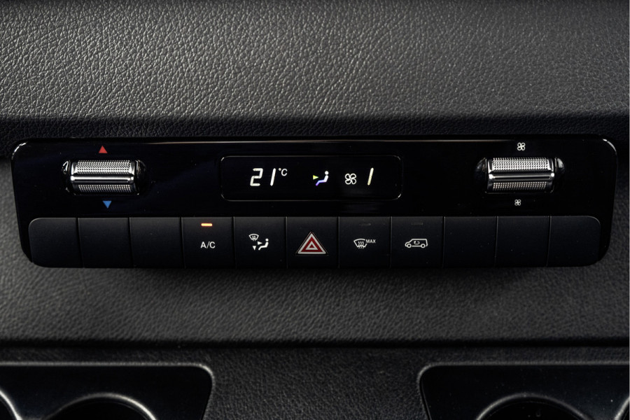 Mercedes-Benz Sprinter 317 CDI | L3H2 | Automaat met Flippers | MBUX | Camera | Climate | Cruise | PDC | Euro 6 Mercedes-Benz Sprinter 317 CDI | L3H2 | Automaat met Flippers | MBUX | Camera | Climate | Cruise | PDC | Euro 6