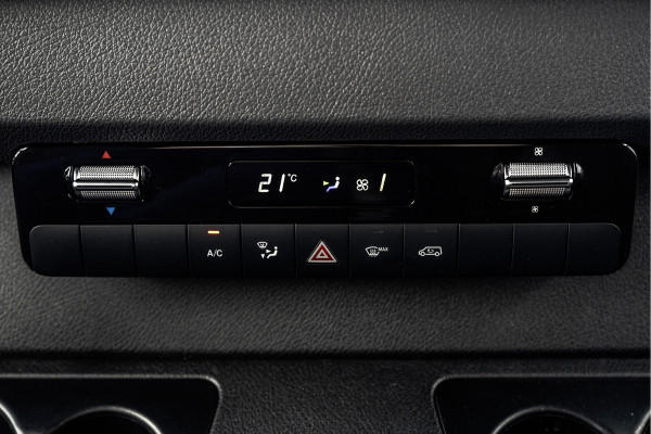 Mercedes-Benz Sprinter 317 CDI | L3H2 | Automaat met Flippers | MBUX | Camera | Climate | Cruise | PDC | Euro 6 Mercedes-Benz Sprinter 317 CDI | L3H2 | Automaat met Flippers | MBUX | Camera | Climate | Cruise | PDC | Euro 6