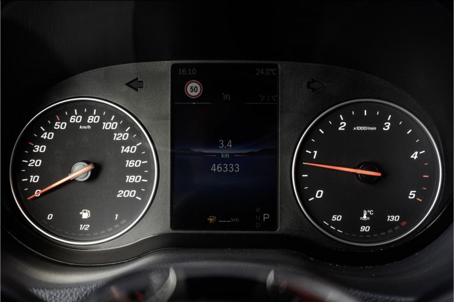 Mercedes-Benz Sprinter 317 CDI | L3H2 | Automaat met Flippers | MBUX | Camera | Climate | Cruise | PDC | Euro 6 Mercedes-Benz Sprinter 317 CDI | L3H2 | Automaat met Flippers | MBUX | Camera | Climate | Cruise | PDC | Euro 6