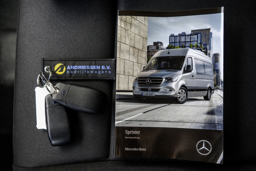 Mercedes-Benz Sprinter 317 CDI | L3H2 | Automaat met Flippers | MBUX | Camera | Climate | Cruise | PDC | Euro 6 Mercedes-Benz Sprinter 317 CDI | L3H2 | Automaat met Flippers | MBUX | Camera | Climate | Cruise | PDC | Euro 6