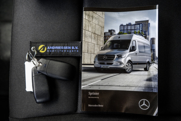 Mercedes-Benz Sprinter 317 CDI | L3H2 | Automaat met Flippers | MBUX | Camera | Climate | Cruise | PDC | Euro 6 Mercedes-Benz Sprinter 317 CDI | L3H2 | Automaat met Flippers | MBUX | Camera | Climate | Cruise | PDC | Euro 6