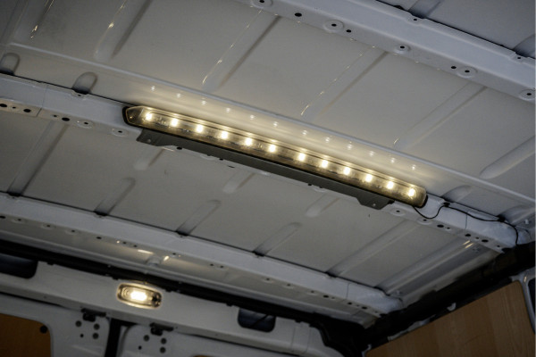 Mercedes-Benz Sprinter 317 CDI | L3H2 | Automaat met Flippers | MBUX | Camera | Climate | Cruise | PDC | Euro 6 Mercedes-Benz Sprinter 317 CDI | L3H2 | Automaat met Flippers | MBUX | Camera | Climate | Cruise | PDC | Euro 6