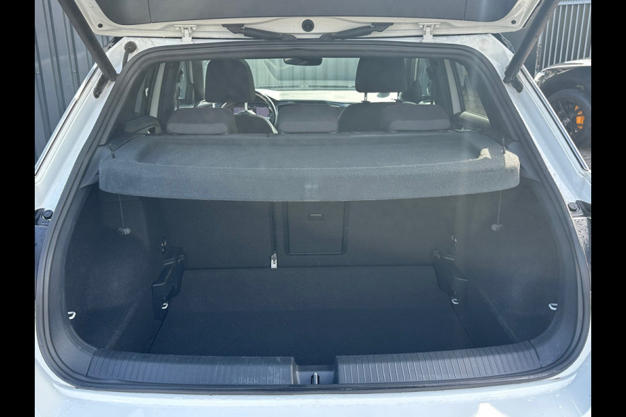 Volkswagen T-Roc 1.5 TSI Sport VIRTUAL/PANO/NAVI