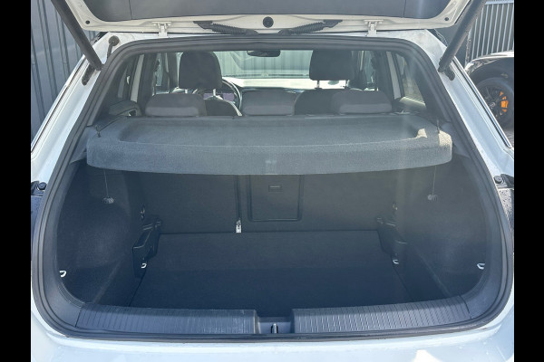 Volkswagen T-Roc 1.5 TSI Sport VIRTUAL/PANO/NAVI