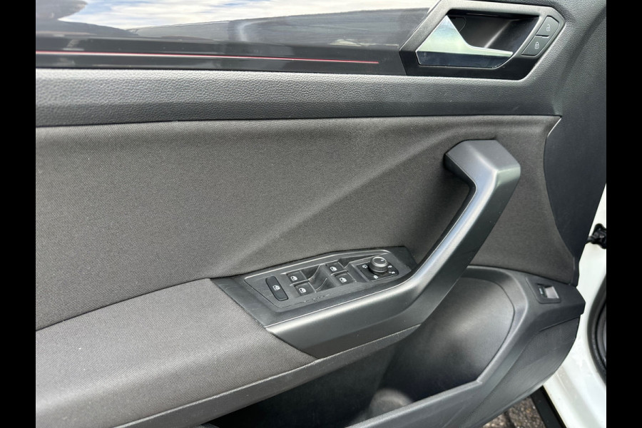 Volkswagen T-Roc 1.5 TSI Sport VIRTUAL/PANO/NAVI