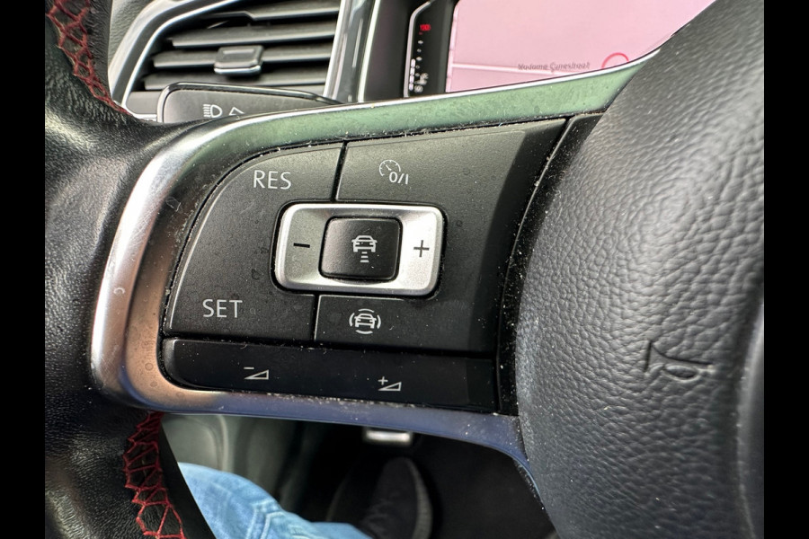 Volkswagen T-Roc 1.5 TSI Sport VIRTUAL/PANO/NAVI