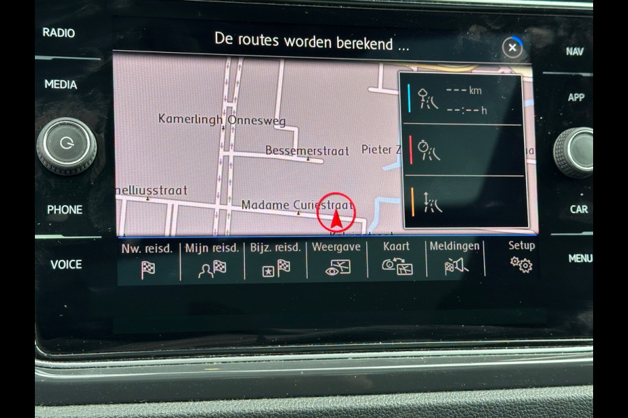 Volkswagen T-Roc 1.5 TSI Sport VIRTUAL/PANO/NAVI