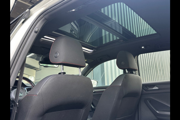 Volkswagen T-Roc 1.5 TSI Sport VIRTUAL/PANO/NAVI