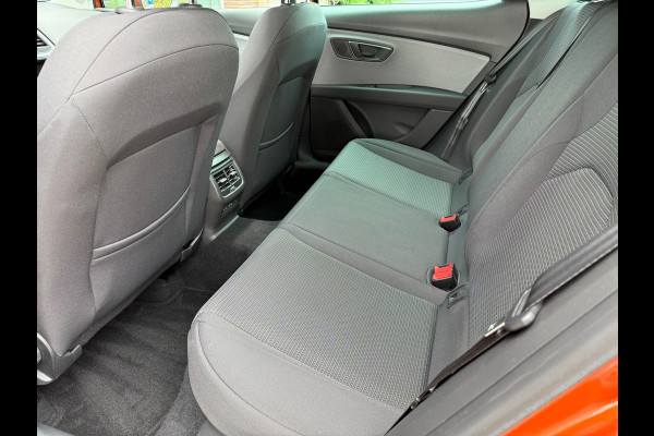 Seat Leon 1.5 TSI Business Intense - Schuif/panodak - Climate - Navi - Camera