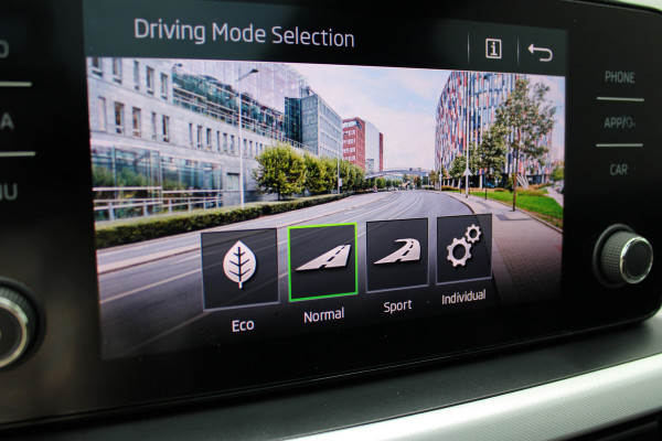 Škoda Kamiq 1.5 TSI ACT Business Edition | Automaat | Cruise Control | Camera | Stoelverwarming | Led