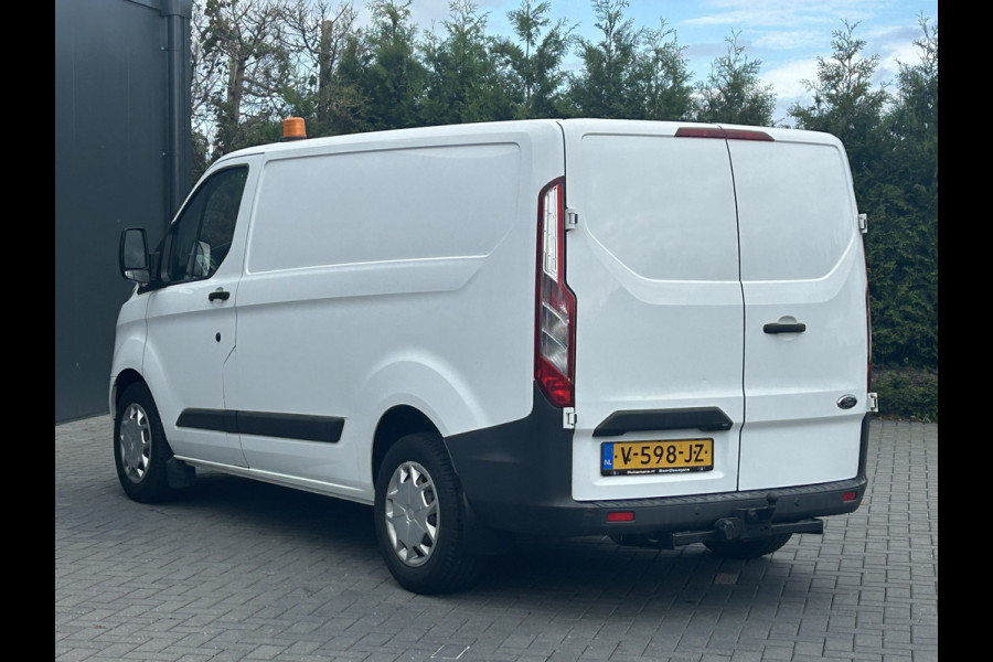 Ford Transit Custom 2.0 TDCI 130 PK / L1H1 / TREND / 2.5 TONS TREKHAAK / AIRCO / CRUISE / NAVI / INRICHTING / 3-ZITS