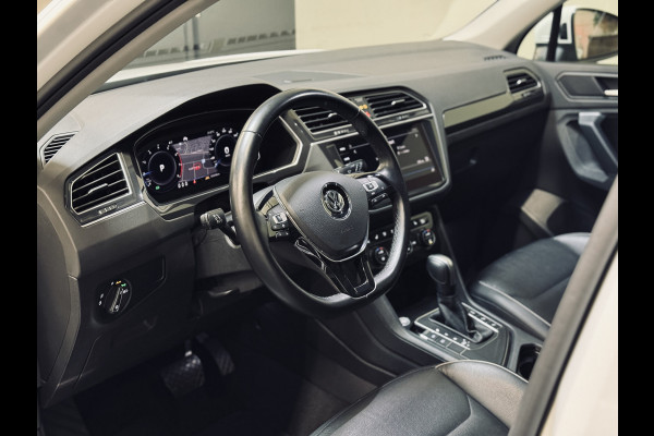 Volkswagen Tiguan 1.5 TSI ACT Highline R-Line | Panorama | Leder | Trekhaak