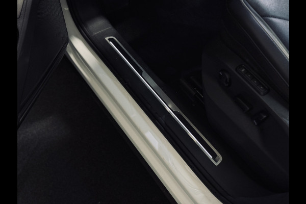 Volkswagen Tiguan 1.5 TSI ACT Highline R-Line | Panorama | Leder | Trekhaak