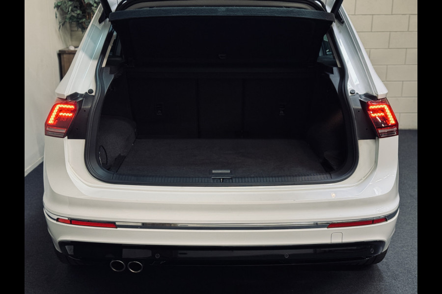 Volkswagen Tiguan 1.5 TSI ACT Highline R-Line | Panorama | Leder | Trekhaak