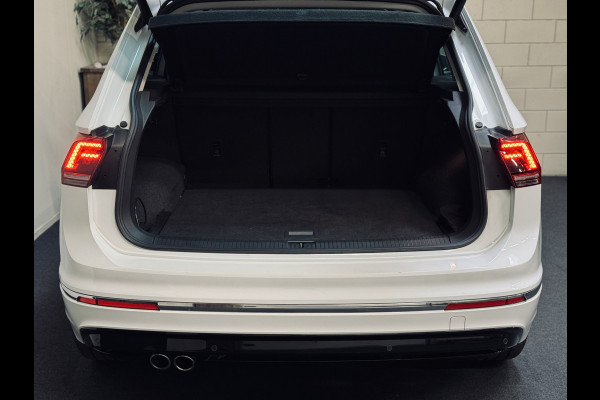 Volkswagen Tiguan 1.5 TSI ACT Highline R-Line | Panorama | Leder | Trekhaak