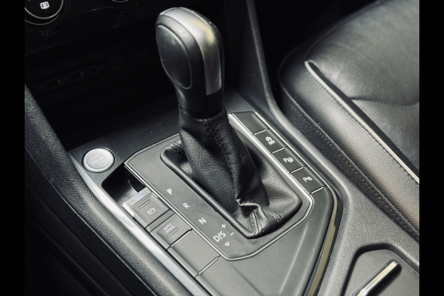 Volkswagen Tiguan 1.5 TSI ACT Highline R-Line | Panorama | Leder | Trekhaak