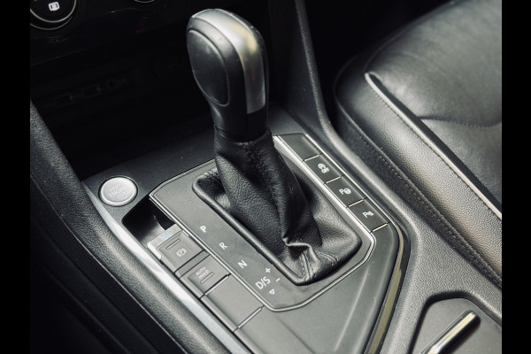 Volkswagen Tiguan 1.5 TSI ACT Highline R-Line | Panorama | Leder | Trekhaak