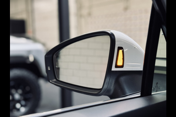 Volkswagen Tiguan 1.5 TSI ACT Highline R-Line | Panorama | Leder | Trekhaak