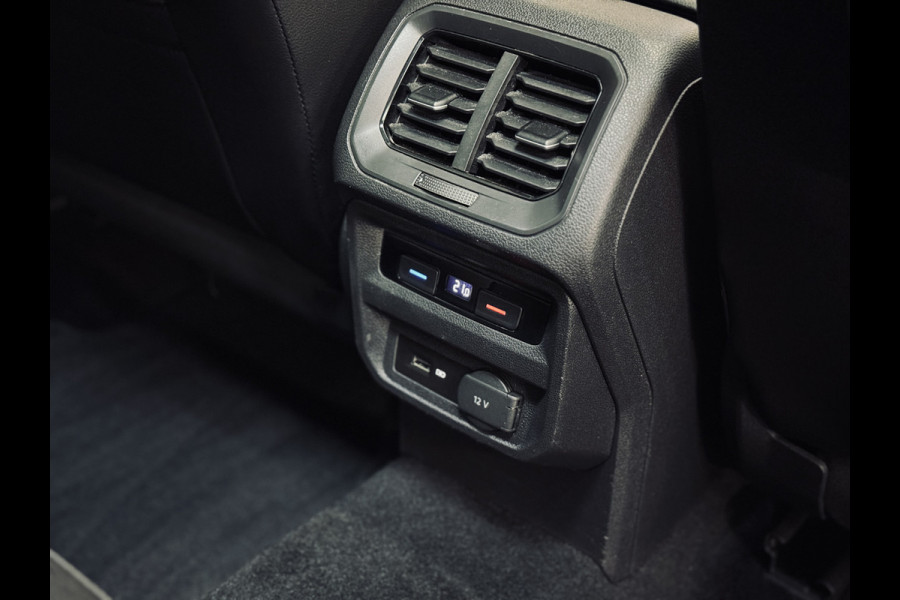 Volkswagen Tiguan 1.5 TSI ACT Highline R-Line | Panorama | Leder | Trekhaak