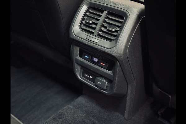 Volkswagen Tiguan 1.5 TSI ACT Highline R-Line | Panorama | Leder | Trekhaak