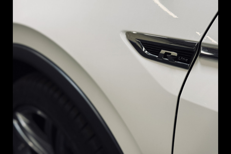 Volkswagen Tiguan 1.5 TSI ACT Highline R-Line | Panorama | Leder | Trekhaak