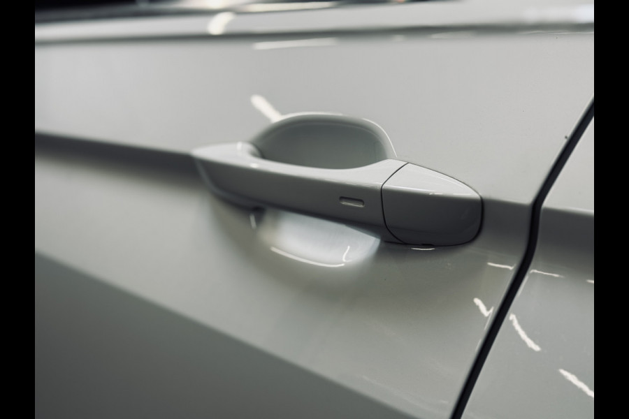 Volkswagen Tiguan 1.5 TSI ACT Highline R-Line | Panorama | Leder | Trekhaak