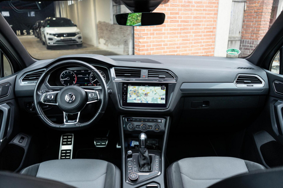 Volkswagen Tiguan 2.0 TSI 4Motion R-Line Pano / Trekhaak / HUD