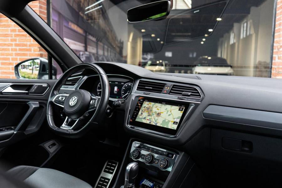 Volkswagen Tiguan 2.0 TSI 4Motion R-Line Pano / Trekhaak / HUD