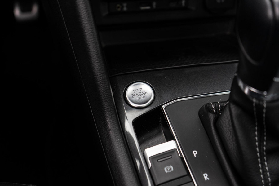 Volkswagen Tiguan 2.0 TSI 4Motion R-Line Pano / Trekhaak / HUD