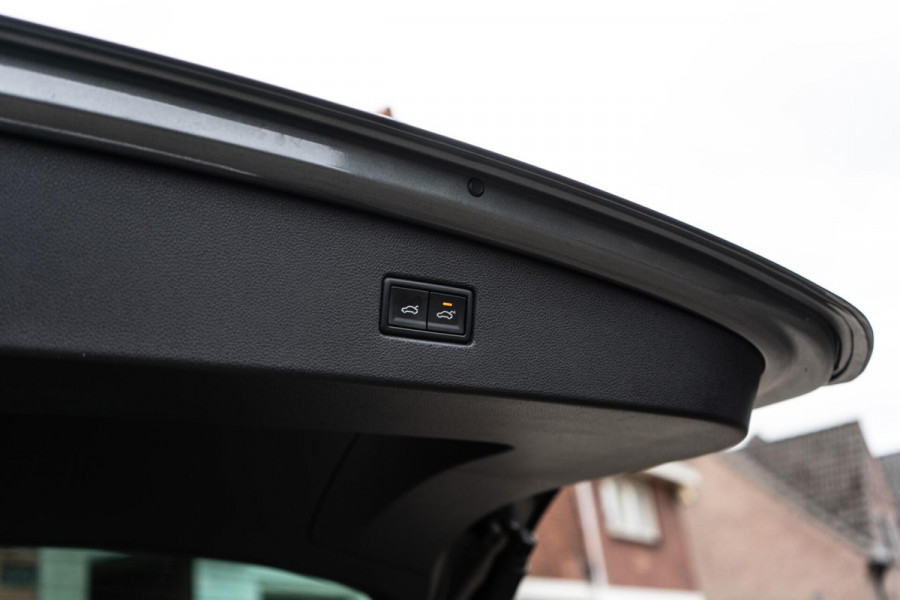 Volkswagen Tiguan 2.0 TSI 4Motion R-Line Pano / Trekhaak / HUD